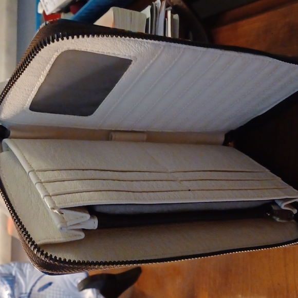 Wallet - Picture 4 of 4